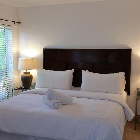 The Cabanas Guesthouse & Spa - Gay Resort Catering To Gay Men Oakland Park Zimmer foto
