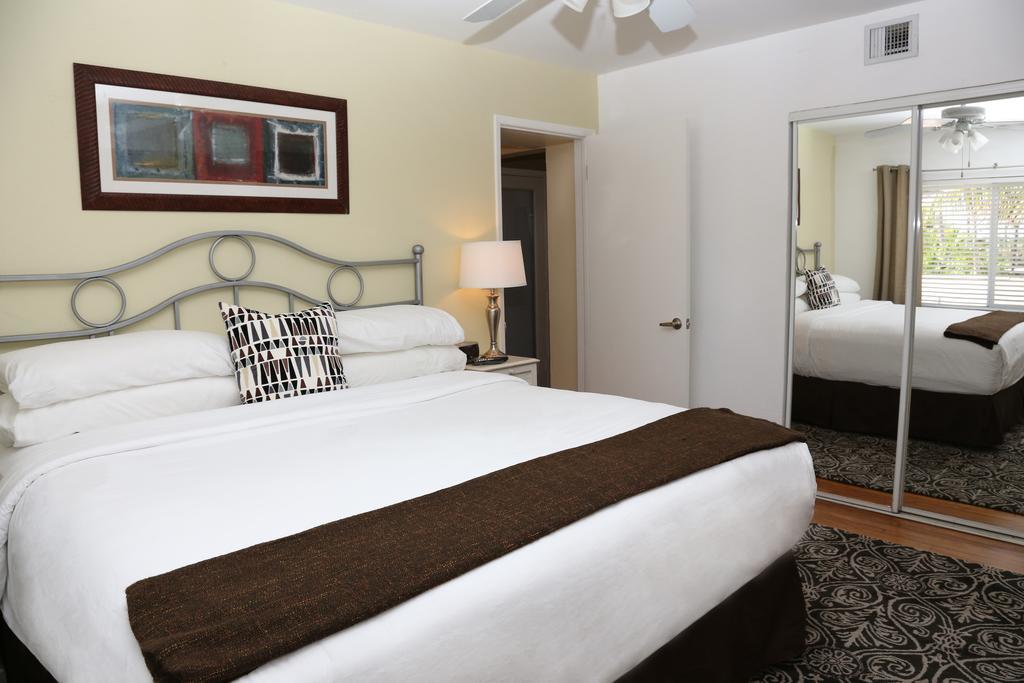 The Cabanas Guesthouse & Spa - Gay Resort Catering To Gay Men Oakland Park Exterior foto