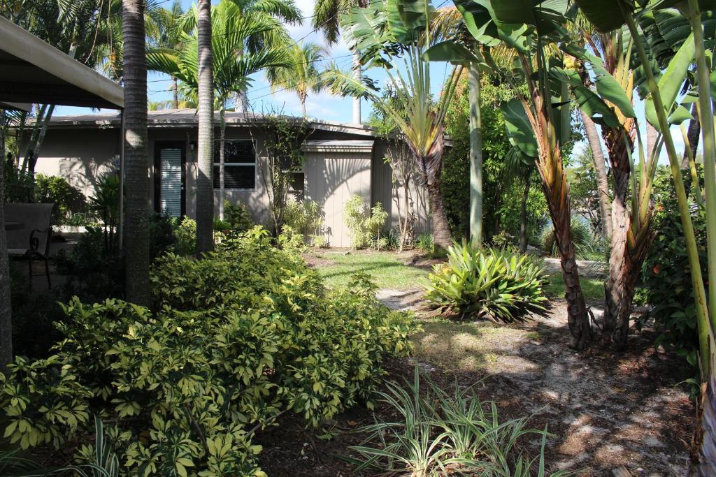 The Cabanas Guesthouse & Spa - Gay Resort Catering To Gay Men Oakland Park Exterior foto