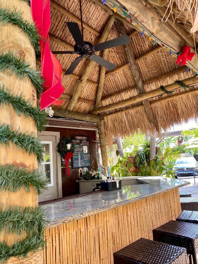 The Cabanas Guesthouse & Spa - Gay Resort Catering To Gay Men Oakland Park Exterior foto